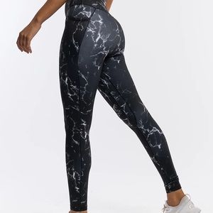 Echt black marble leggings
